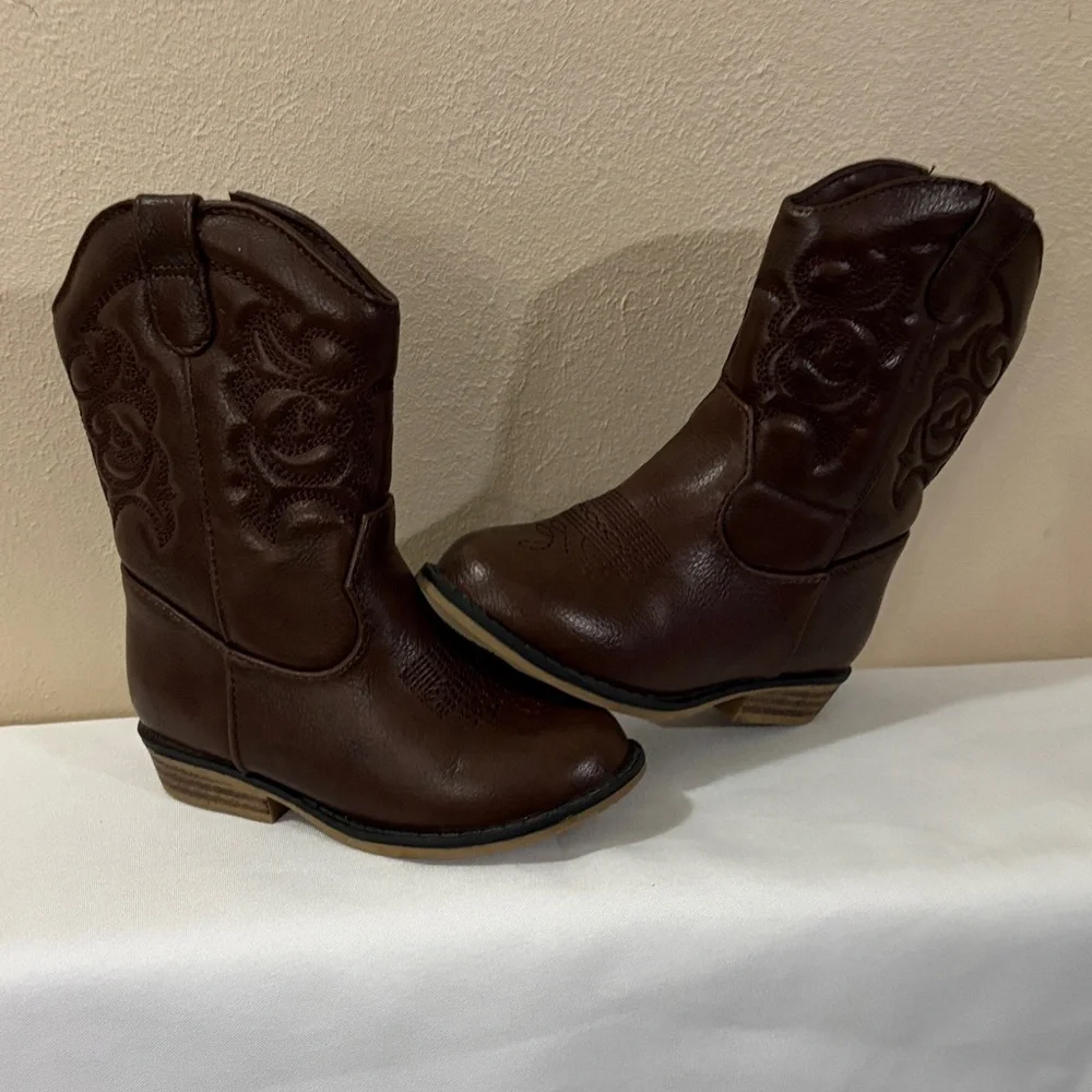 Cat & Jack Brown Girl Boots